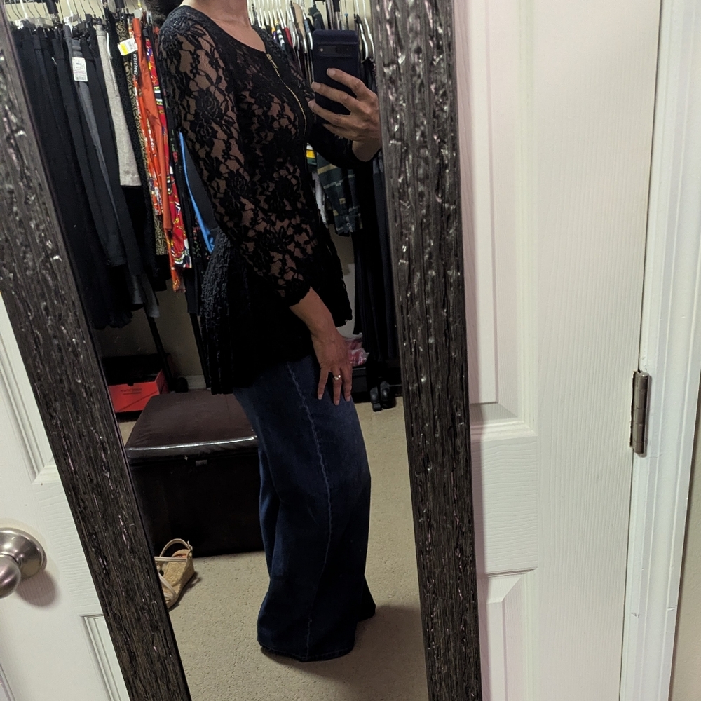 Cleo Lace Top - Picture 8 of 10
